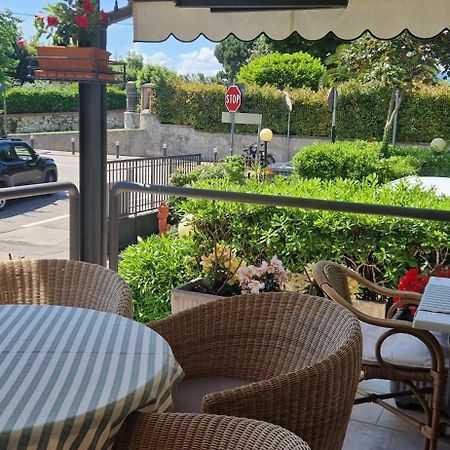 Hotel Marina Torri Del Benaco Bagian luar foto