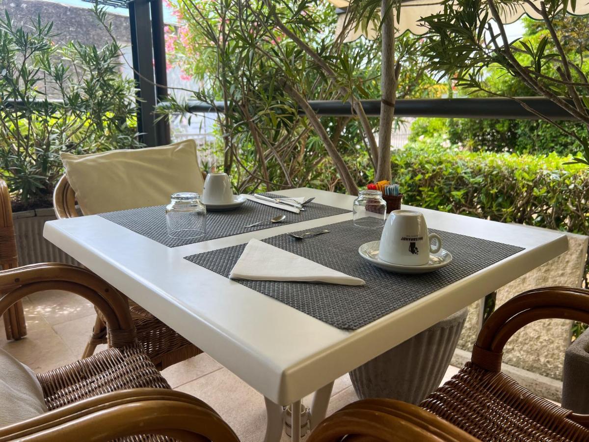 Hotel Marina Torri Del Benaco Bagian luar foto