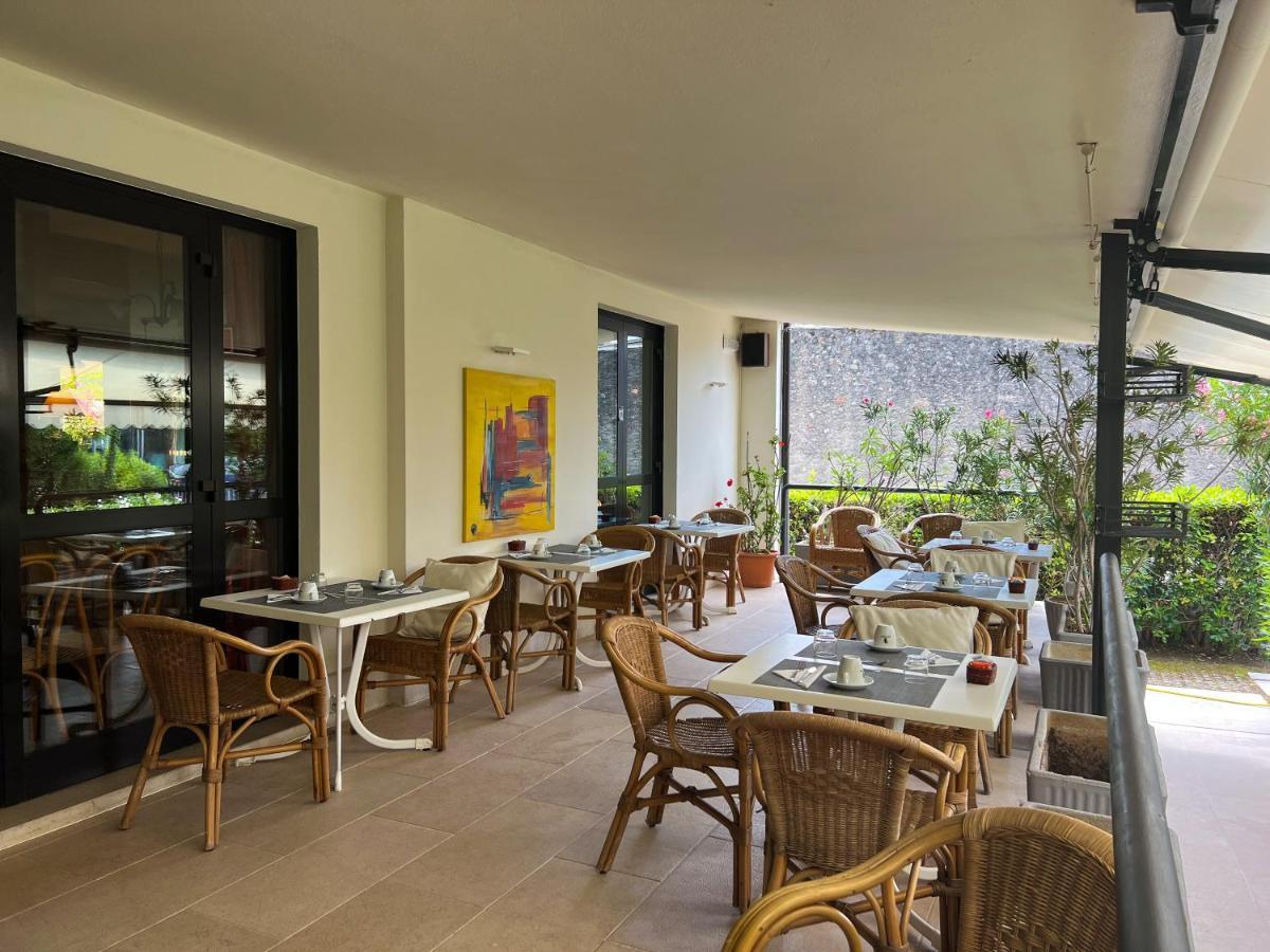 Hotel Marina Torri Del Benaco Bagian luar foto