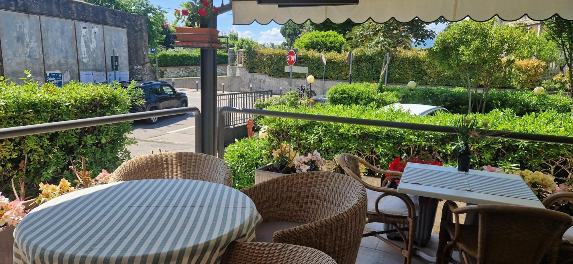 Hotel Marina Torri Del Benaco Bagian luar foto