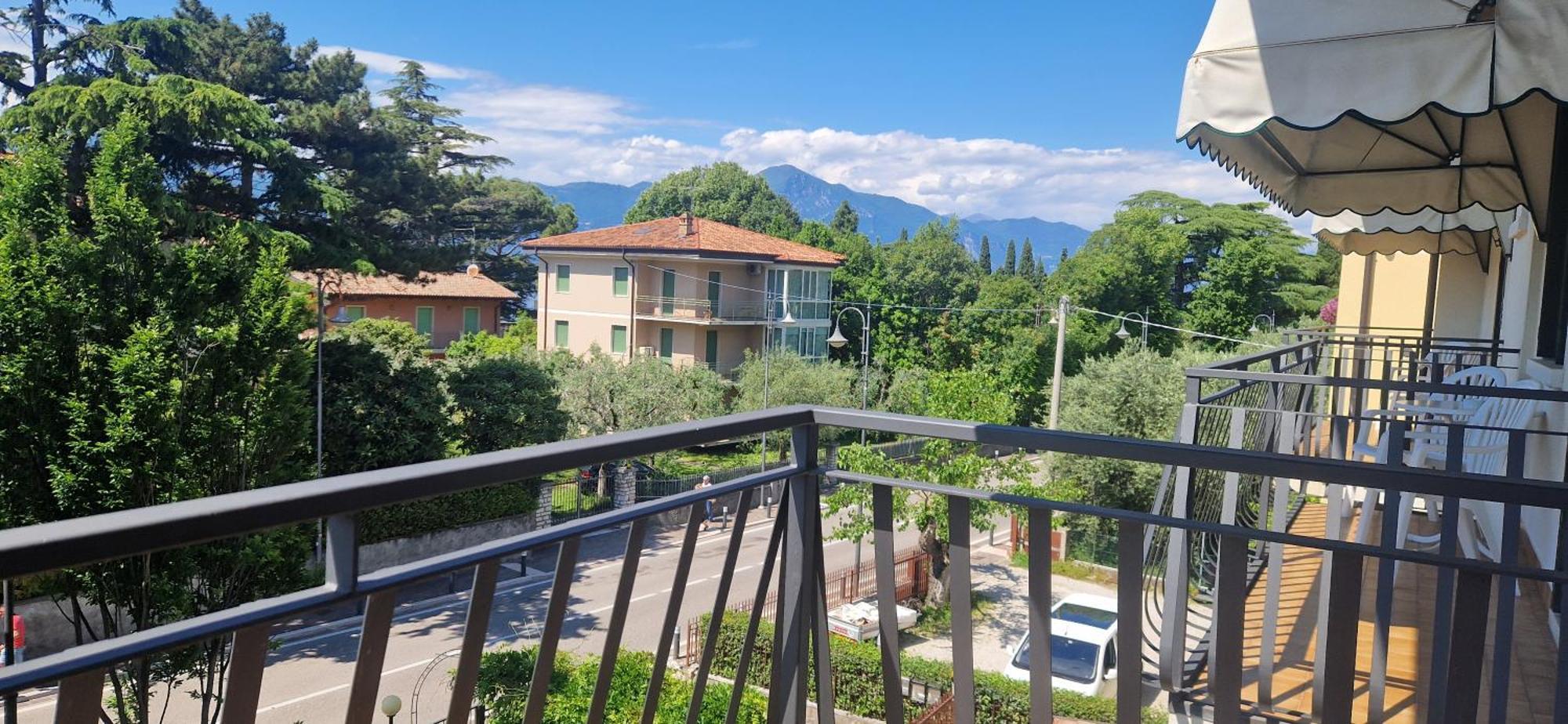 Hotel Marina Torri Del Benaco Bagian luar foto