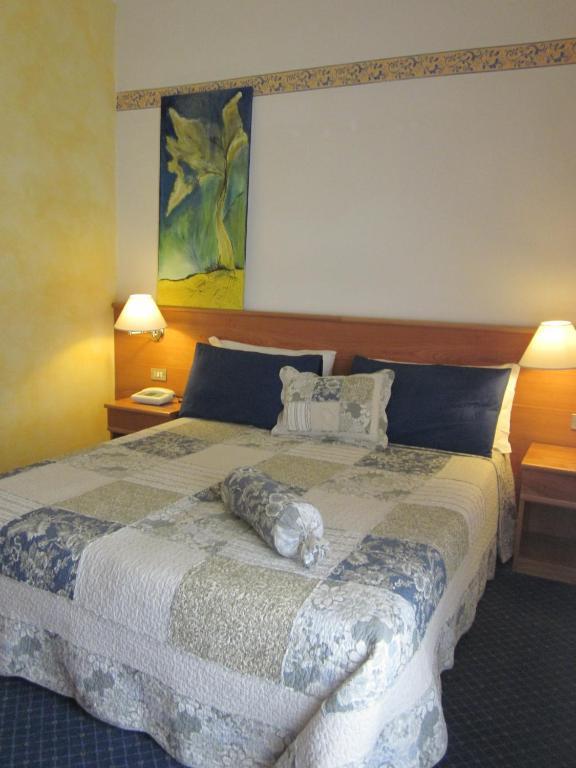 Hotel Marina Torri Del Benaco Ruang foto