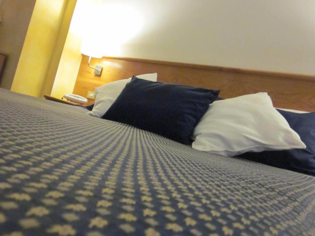 Hotel Marina Torri Del Benaco Ruang foto