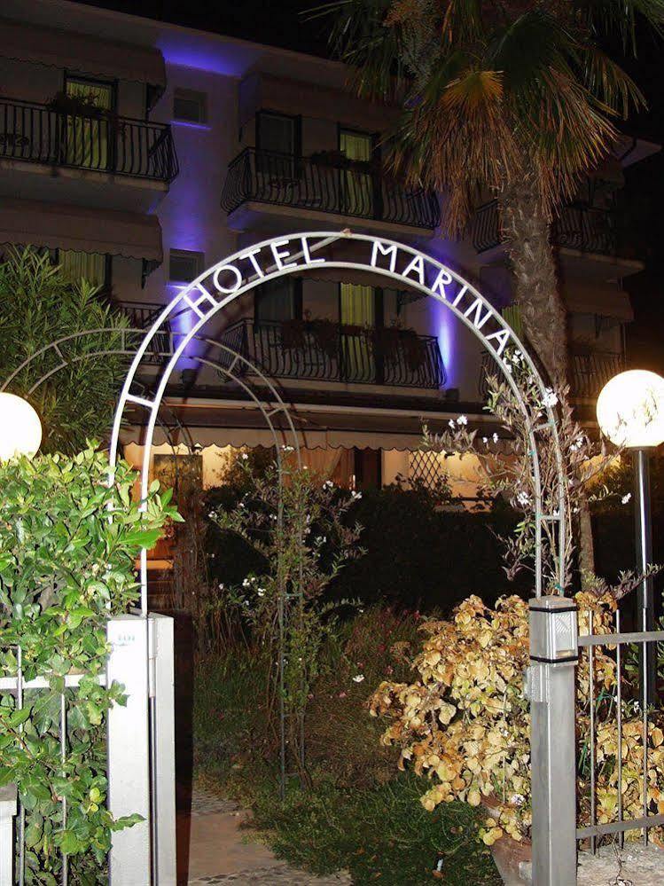 Hotel Marina Torri Del Benaco Bagian luar foto